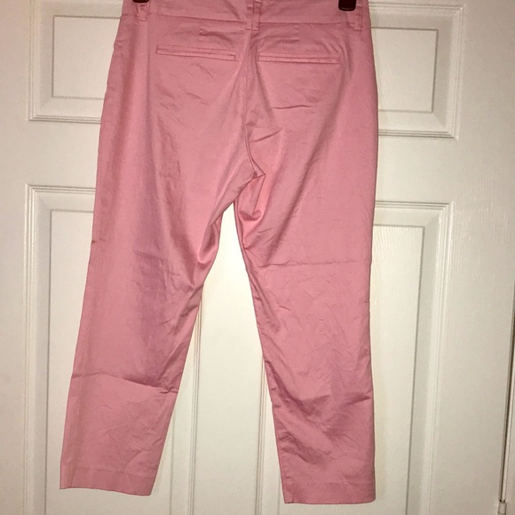 New York & Company pink capris! - Picture 2 of 3